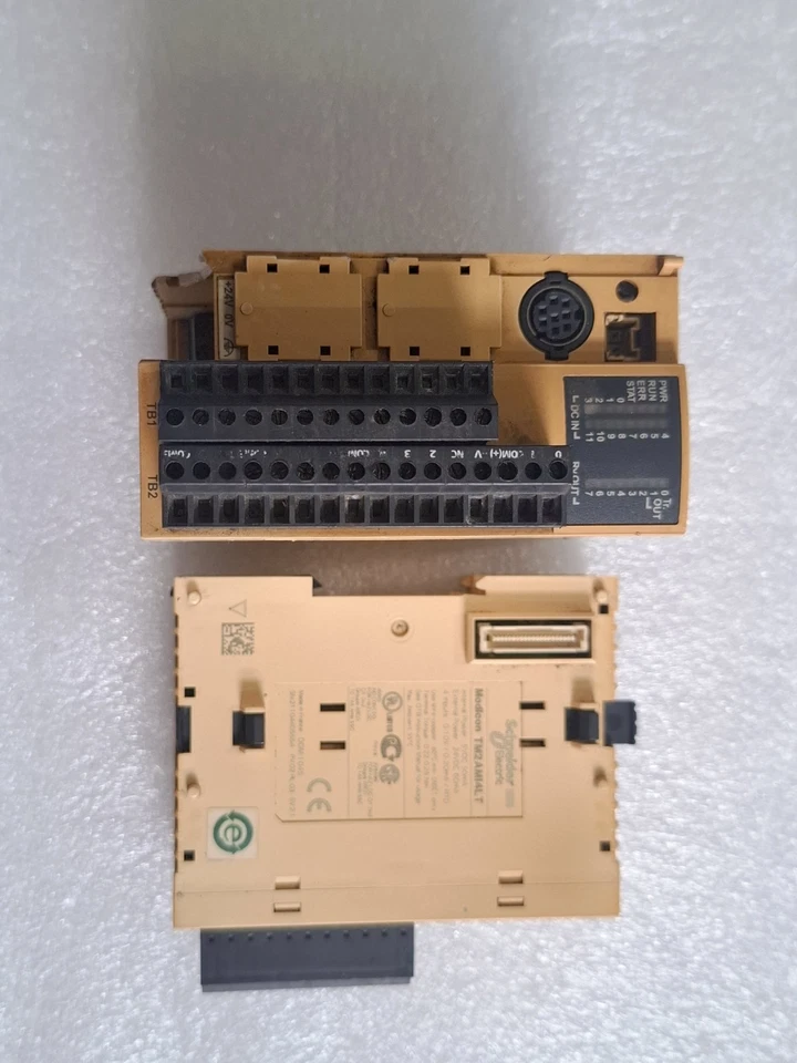 SCHNEIDER TWDLMDA20DRT WITH ANALOG INPUT MODULE TM2AMI4LT MINOR COSMETIC DAMAGED